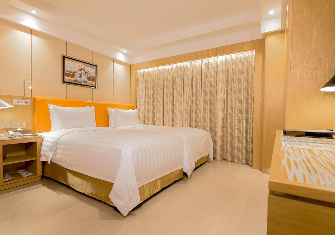 Royal Dragon Hotel Macau Exterior photo
